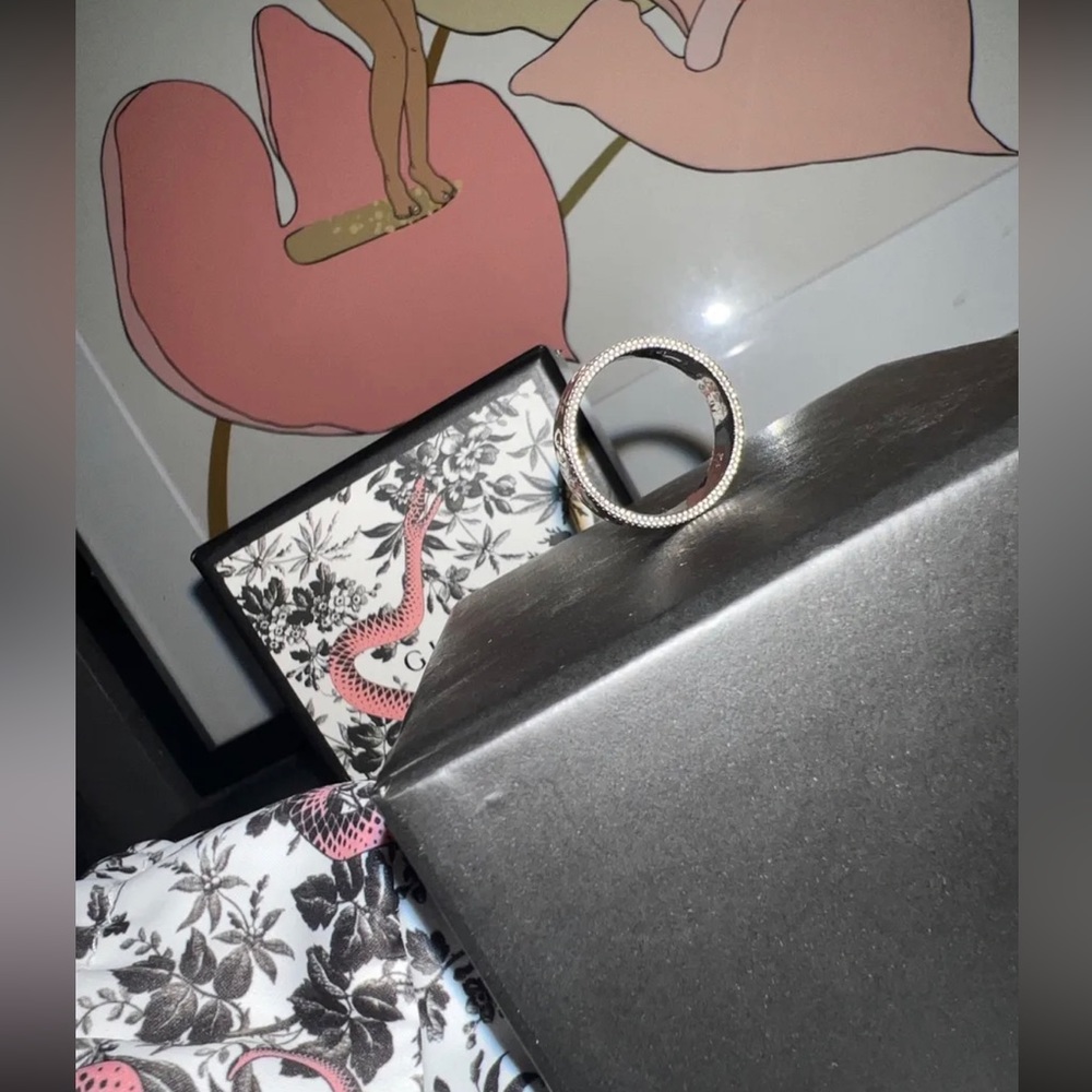 6.75 Gucci White Gold GG Floral Icon. Small collection. One of a kind.